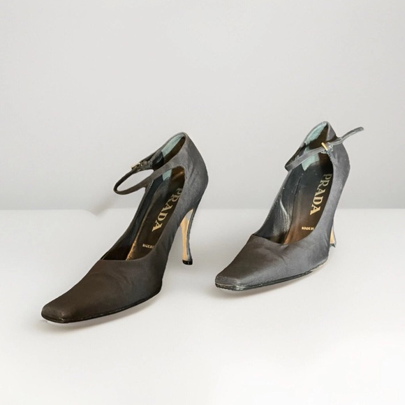 Authentic Prada Black Satin Square-Toe Ankle-Strap Pumps Size 35 Vintage - Picture 1 of 9